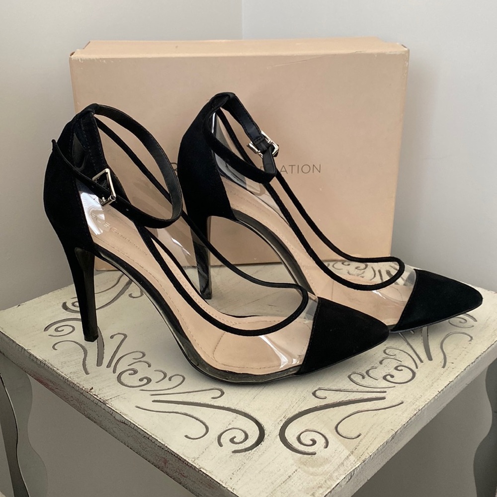 BCBGeneration Cynthia Clear Pump